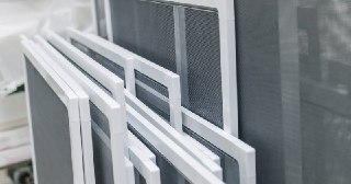 Москитные сетки на пластиковые окна Отрадный купить по цене от 918 руб.